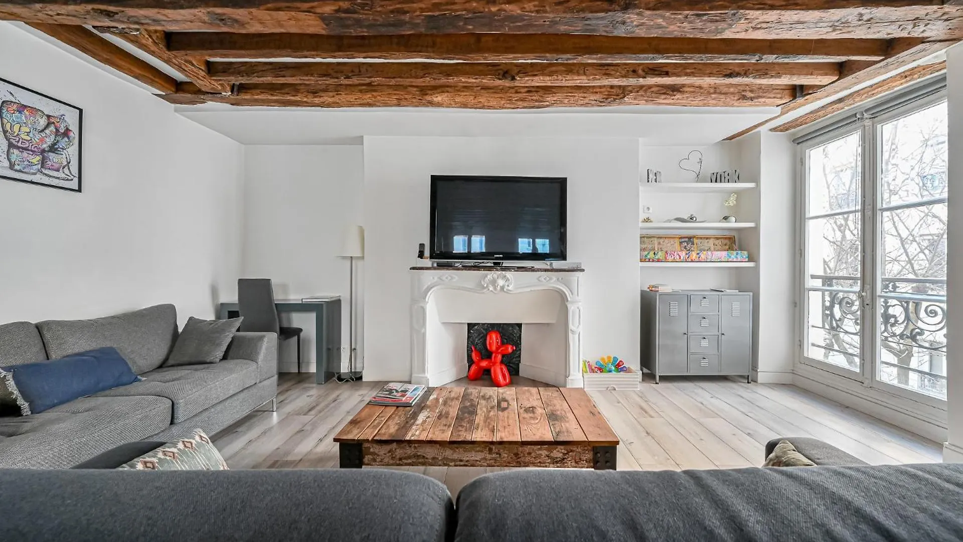 Grand 2 Pieces Typique Du Marais Apartment Paris