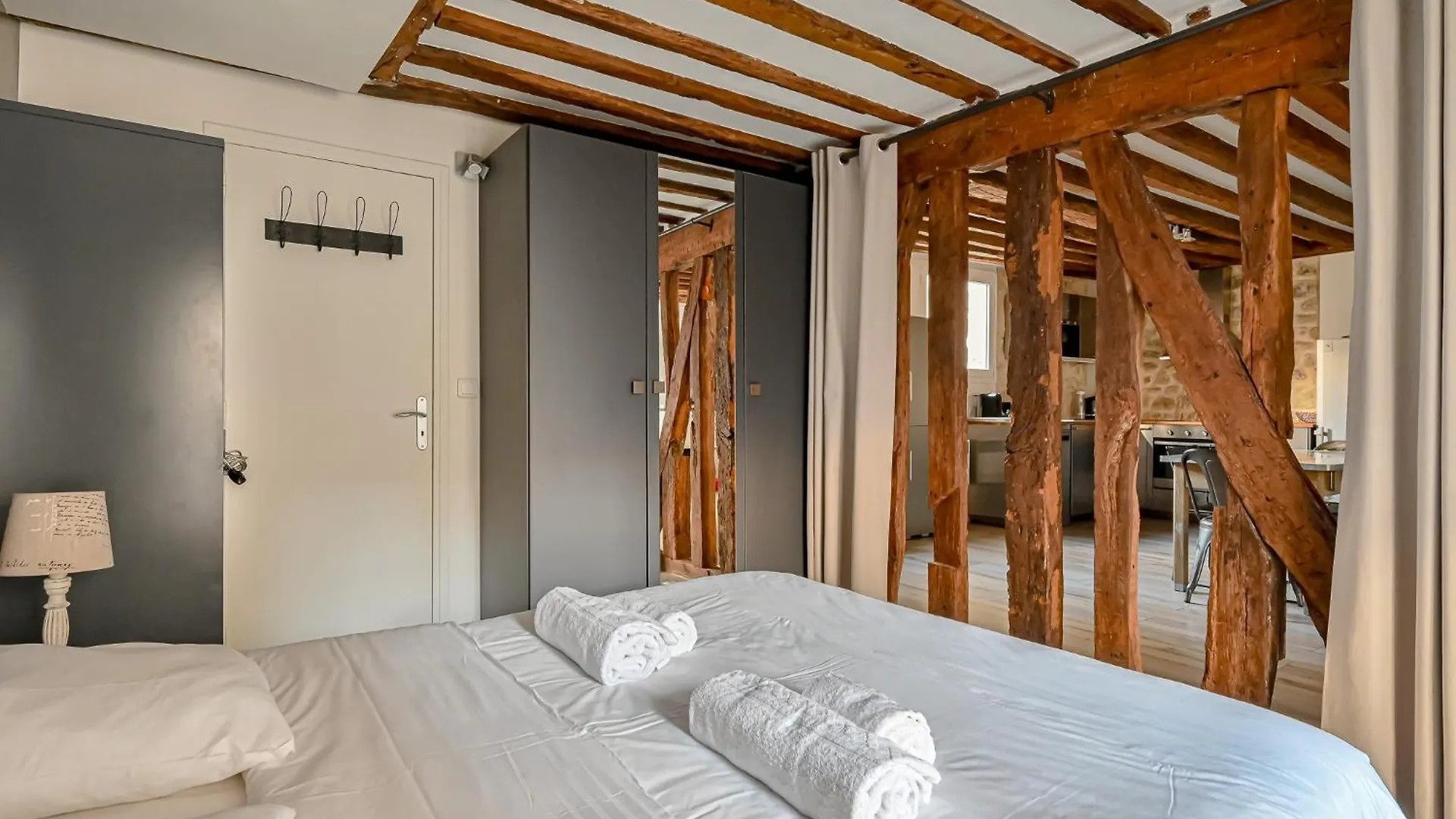 Grand 2 Pieces Typique Du Marais Apartment Paris 0*,